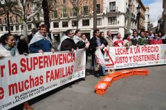 040413_Reparto_leche_Sevilla