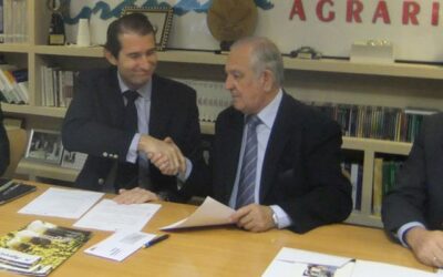 FAECA-Granada y la Obra Social La Caixa firman un convenio para el desarrollo de cursos de formación sobre labores agrarias