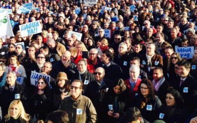 Representantes de cooperativas encabezan la multitudinaria manifestación en apoyo a los regantes del Condado de Huelva