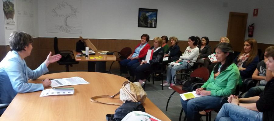 Cooperativas Agro-alimentarias sensibiliza y promueve la participación de las mujeres en las cooperativas