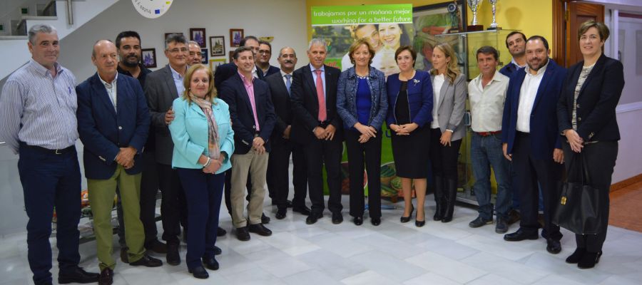 La consejera de Agricultura, Carmen Ortiz, visita las cooperativas granadinas