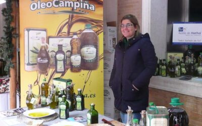 Las cooperativas oleícolas promocionan sus productos en la VI Muestra de Aceite de Oliva y Conservas de Huelva