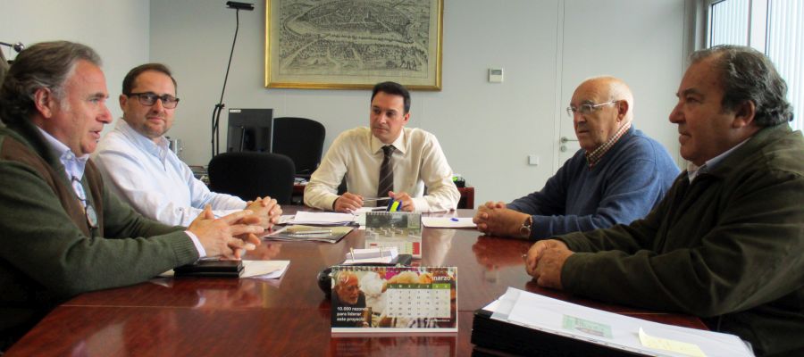 Cooperativas Agro-alimentarias y la Federación de Arroceros de Sevilla se reúnen con el delegado de Agricultura