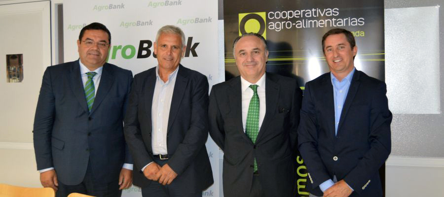 Cooperativas Agro-alimentarias de Granada renueva su  convenio de colaboración con CaixaBank