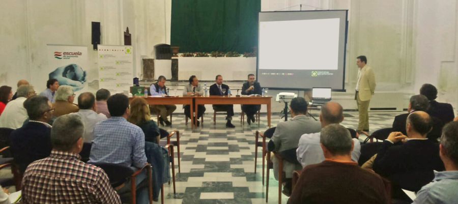 Cooperativas Agro-alimentarias trabaja las modificaciones de la Ley de cooperativas con más de cien profesionales