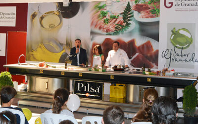 Las cooperativas granadinas protagonizan el show cooking del chef Paco Bracero en Fermasa