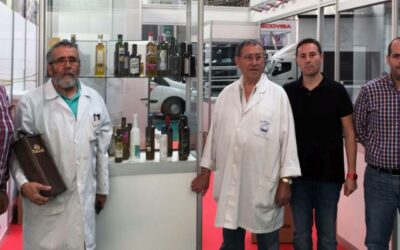 Cooperativas Agro-alimentarias dona más de 300 botellas de aceite de oliva al Banco de Alimentos