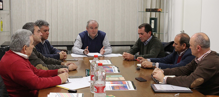 Los agricultores y ganaderos sevillanos tomarán las carreteras el 25 de febrero en defensa del futuro del campo