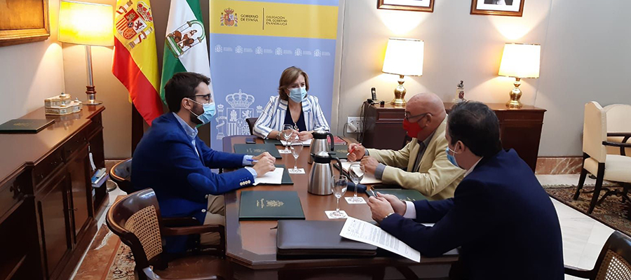 Cooperativas Agro-alimentarias de Andalucía aborda con la Delegación del Gobierno asuntos como la mano de obra en el campo y el acceso al agua