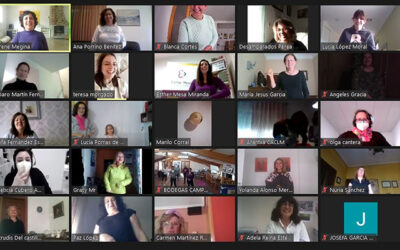 Un centenar de cooperativistas reivindican el Día Internacional de las Mujeres con sus risas