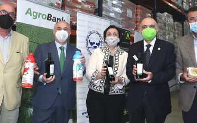 Cooperativas Agro-alimentarias, Fundación “la Caixa” y CaixaBank donan más de 15.500 kilos en productos a los Bancos de Alimentos de Andalucía Oriental
