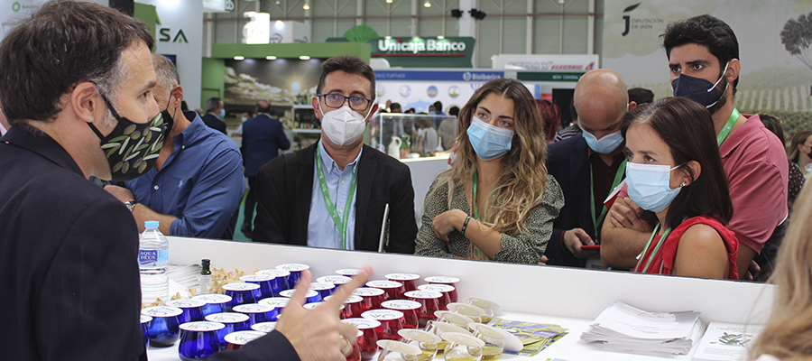 Una veintena de periodistas profundizan sobre el aceite de oliva de la mano de Cooperativas Agro-alimentarias de Andalucía