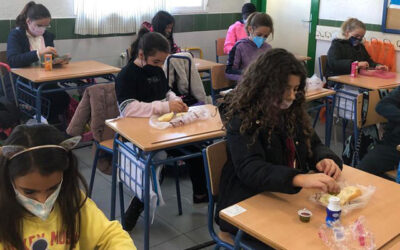 Más de 550 escolares de Huelva de media docena de colegios conocen el sector cooperativo andaluz