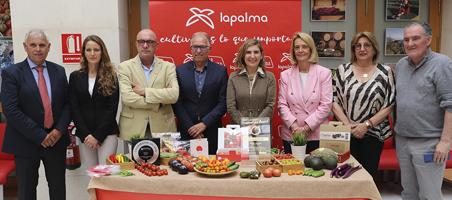 La consejera de Empleo destaca a Granada La Palma como un ejemplo de la economía social en una visita impulsada por Cooperativas Agro-alimentarias