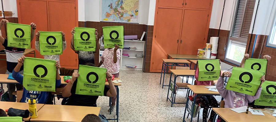 Cooperativas Agro-alimentarias de Granada desarrolla la campaña de promoción y difusión de la actividad agraria y los valores de la economía social en colegios e institutos de la provincia