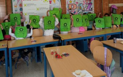 Cooperativas Agro-alimentarias de Huelva y la Fundación “la Caixa” llevan desayunos saludables a los escolares onubenses